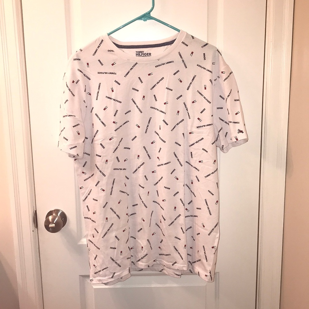 NWOT GRAPHIC TOMMY HIL DENIM TEE